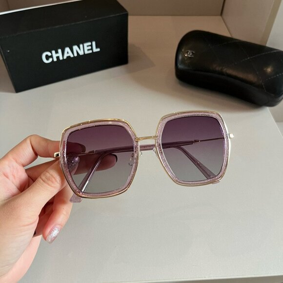 Alluring Chanel Lavender Ombré Sunglasses - Picture 5 of 8